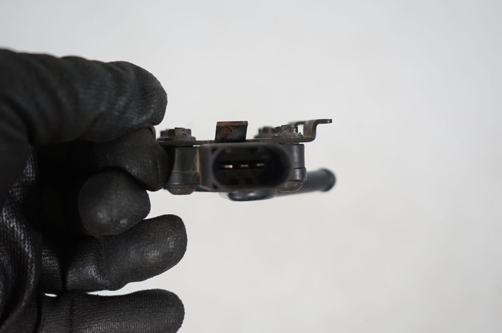 Exhaust gas pressure sensor (6)