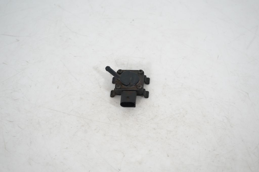 Exhaust gas temperature sensor (3)