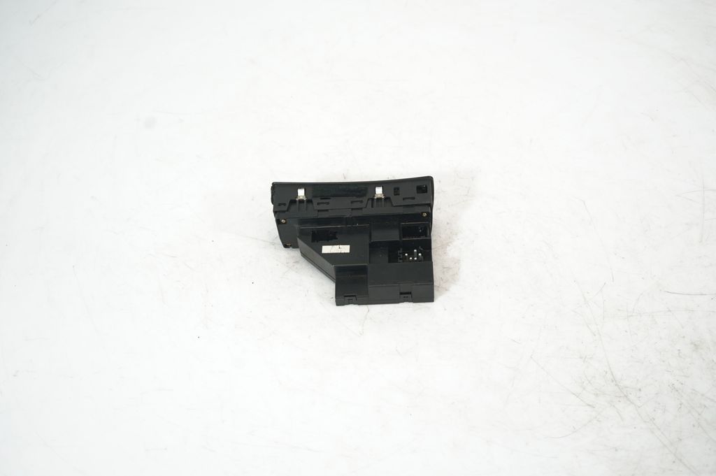 Electric window control switch (3)