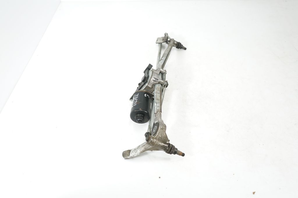Front wiper linkage and motor (2)