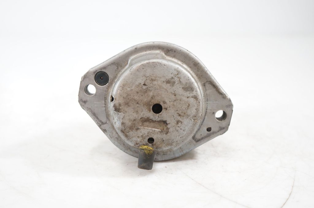 Engine mount bracket (6)