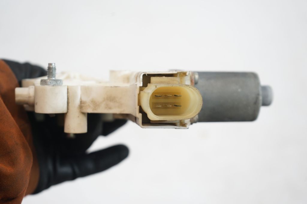 Front door window regulator with motor (6)