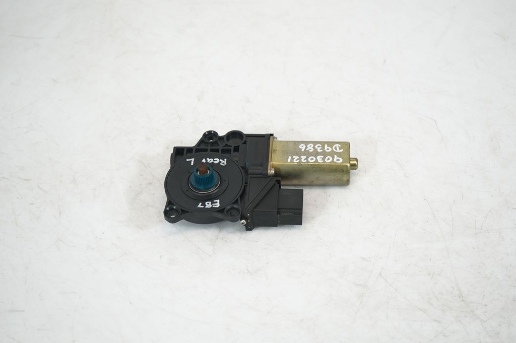 Rear door window regulator with motor (3)