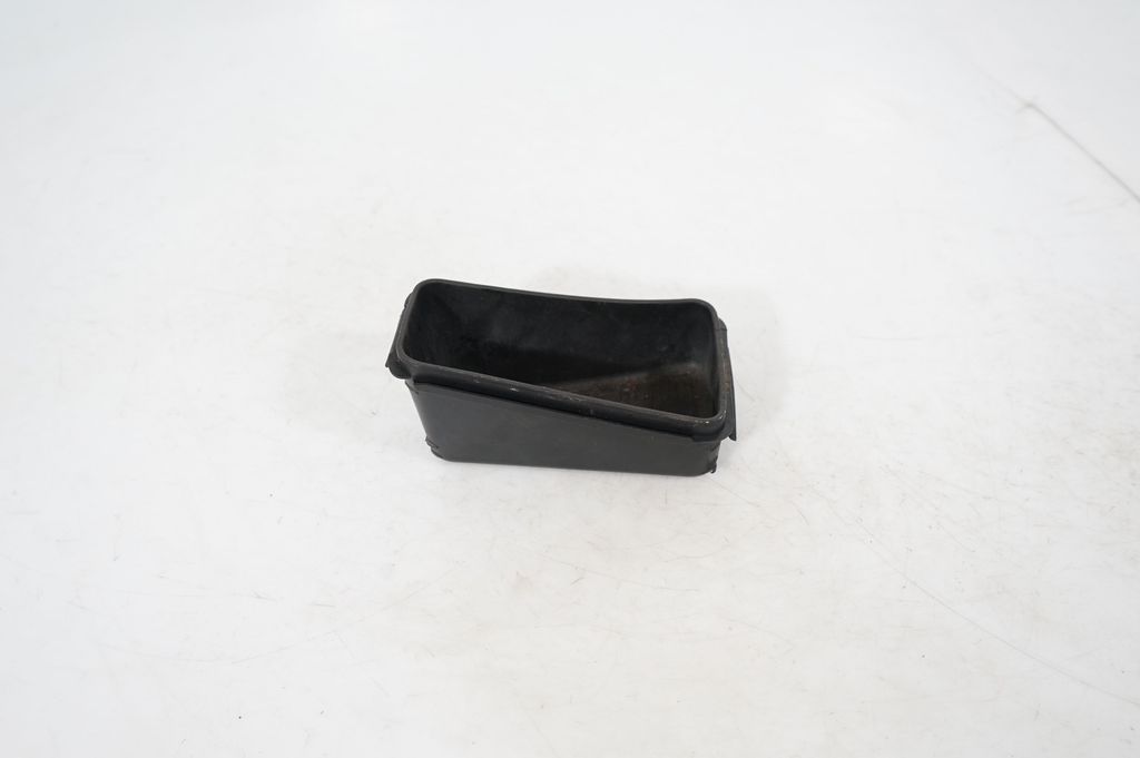 Gear shifter surround trim plastic (4)