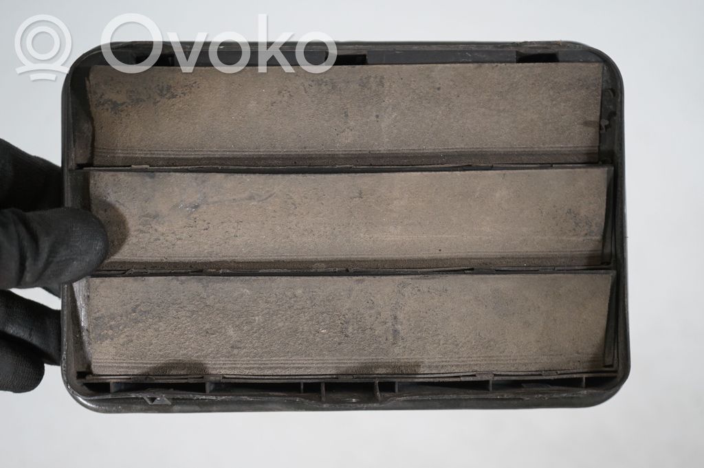 Quarter panel pressure vent (7)