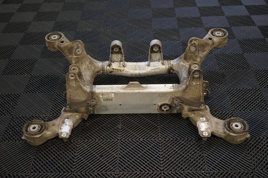 Rear subframe (5)