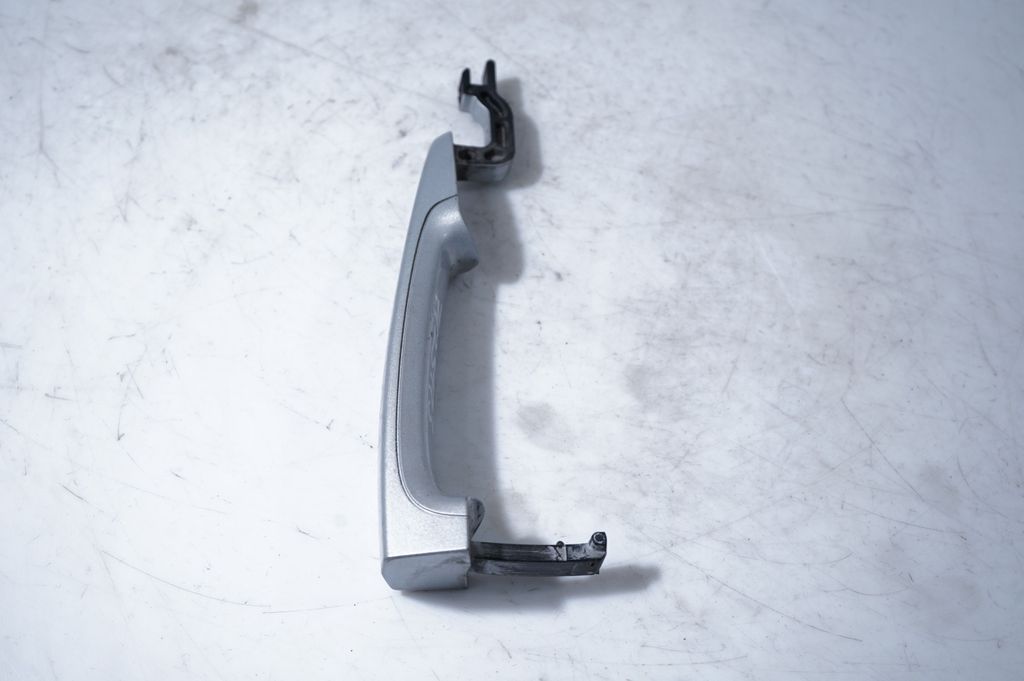 Front door exterior handle (2)