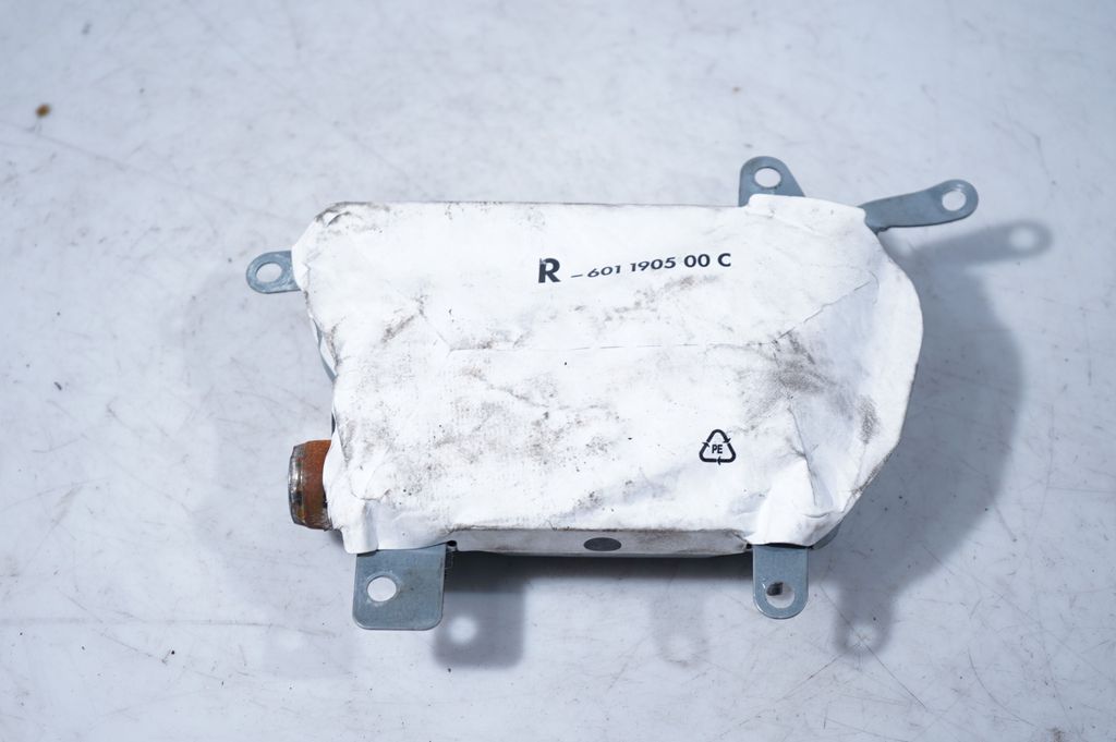 Front door airbag (6)