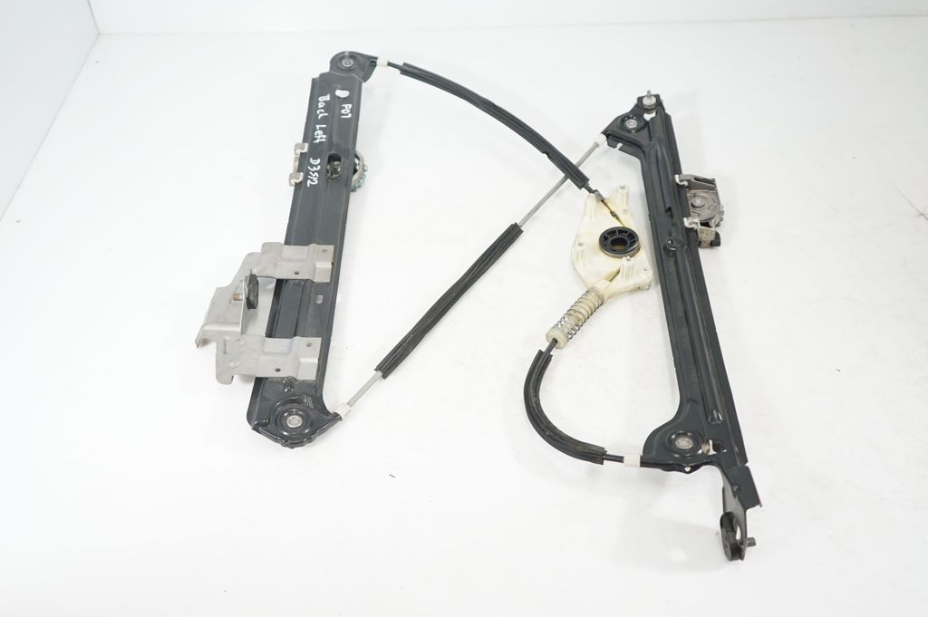 Front door window regulator with motor (2)