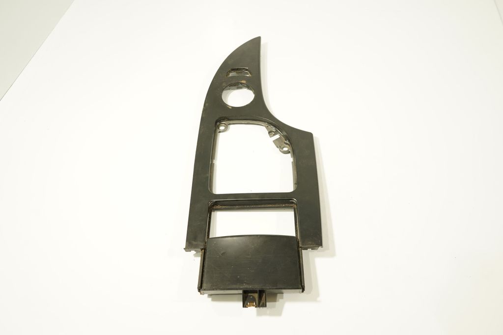 Gear shifter surround trim plastic (6)