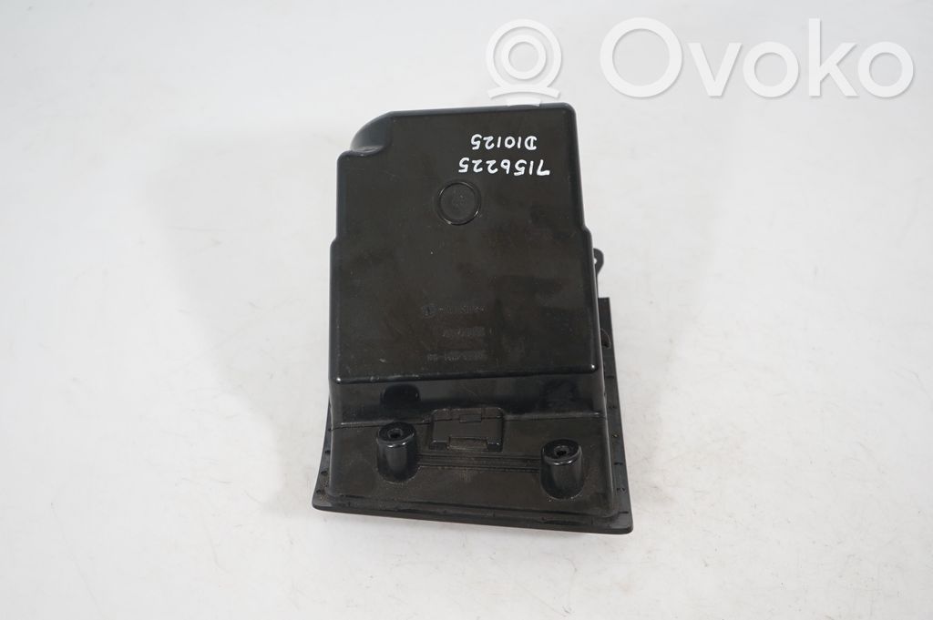 Glove box (5)
