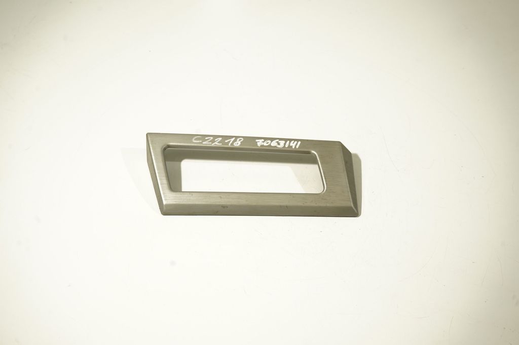 Dashboard glove box trim (5)