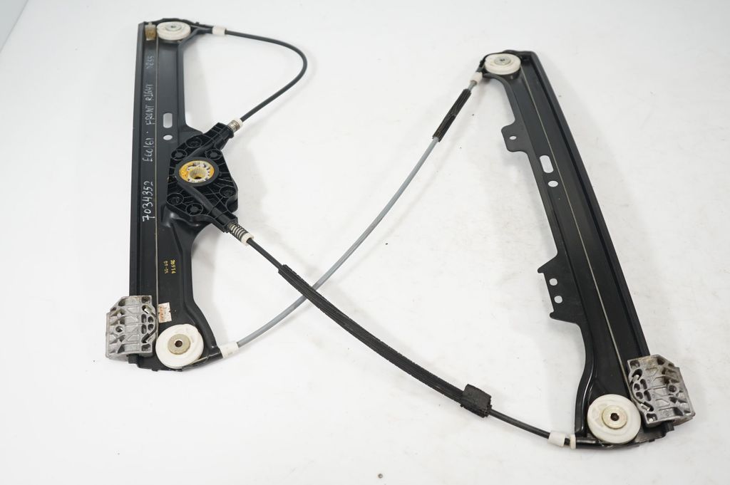 Front door window regulator with motor (4)