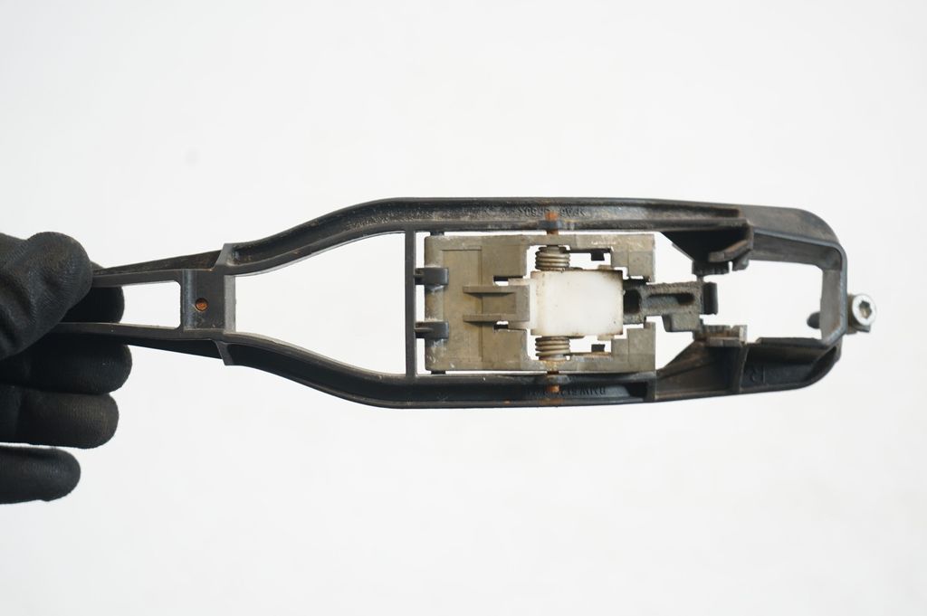 Front door exterior handle (6)