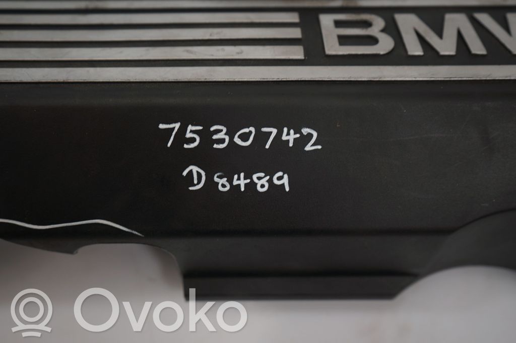 Engine cover (trim) (8)