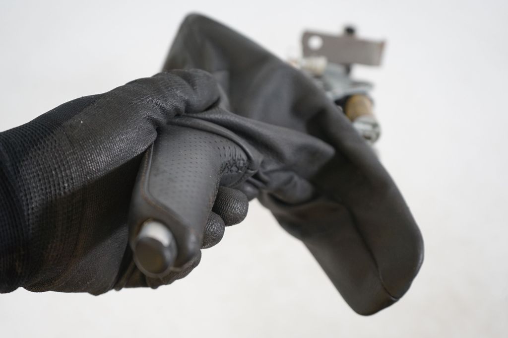 Handbrake/parking brake lever assembly (5)