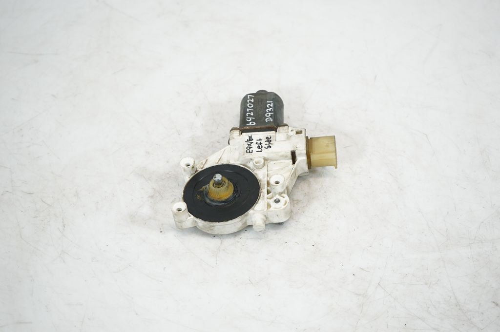 Front door window regulator with motor (4)