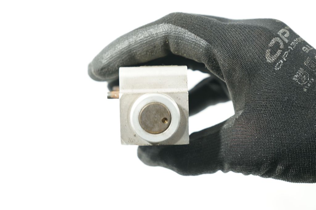 Air conditioning (A/C) expansion valve (6)
