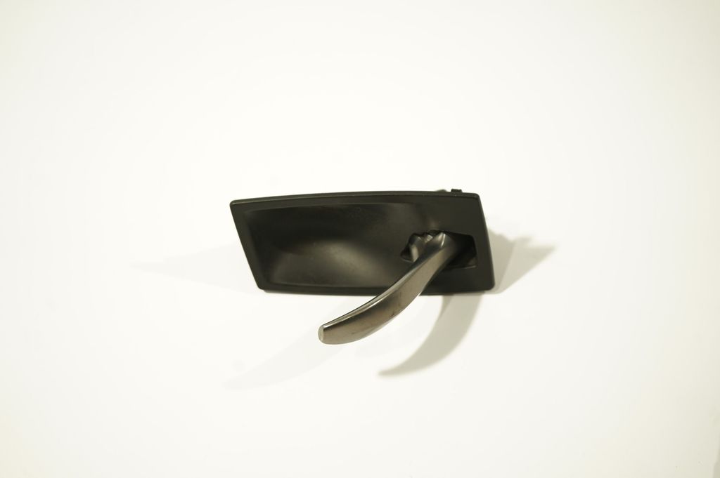 Rear door interior handle (6)