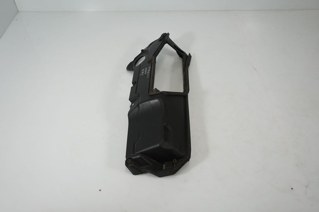 Engine cover (trim) (2)