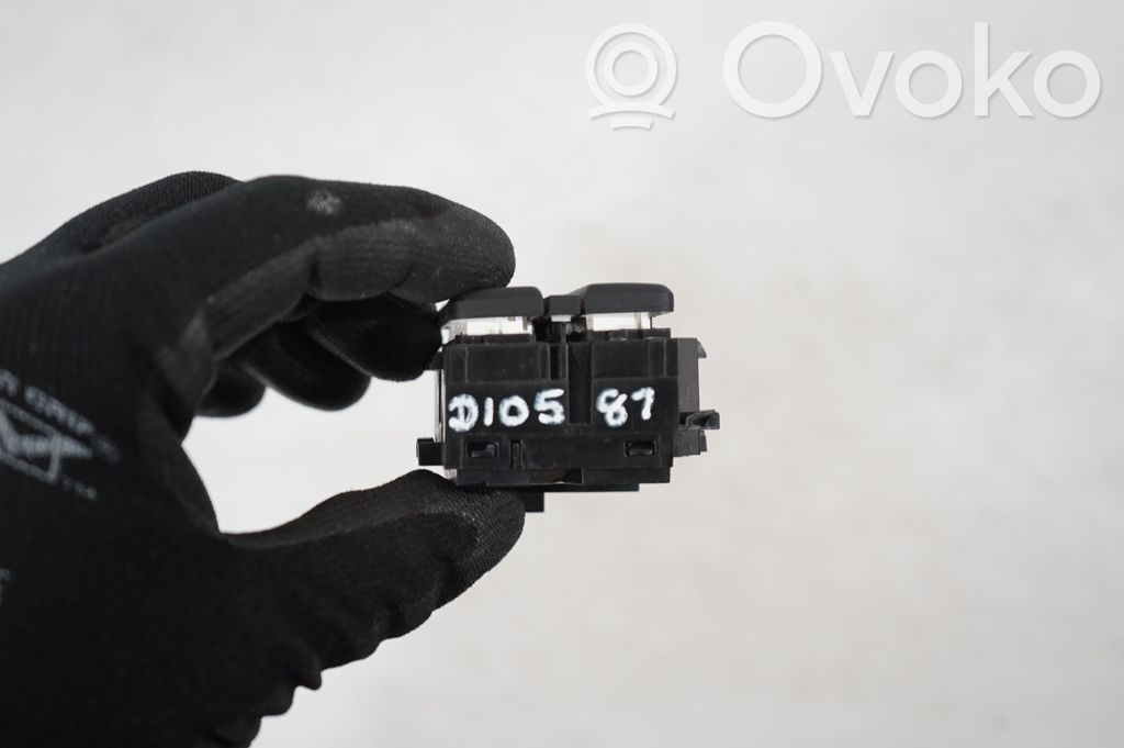 Seat heating switch (7)