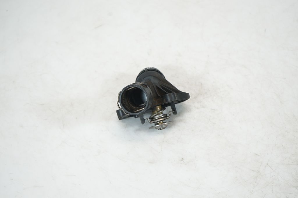 Thermostat/thermostat housing (2)
