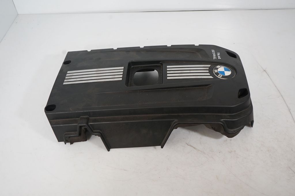 Engine cover (trim) (4)