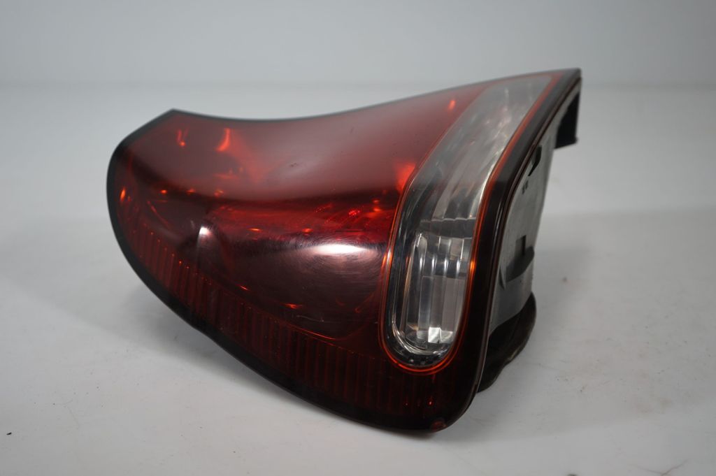 Rear/tail lights (8)
