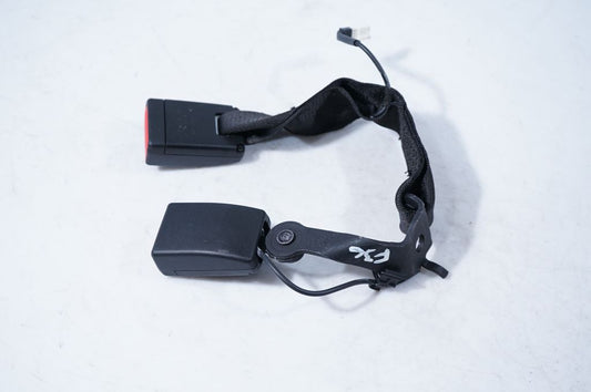 Middle seatbelt buckle (rear)