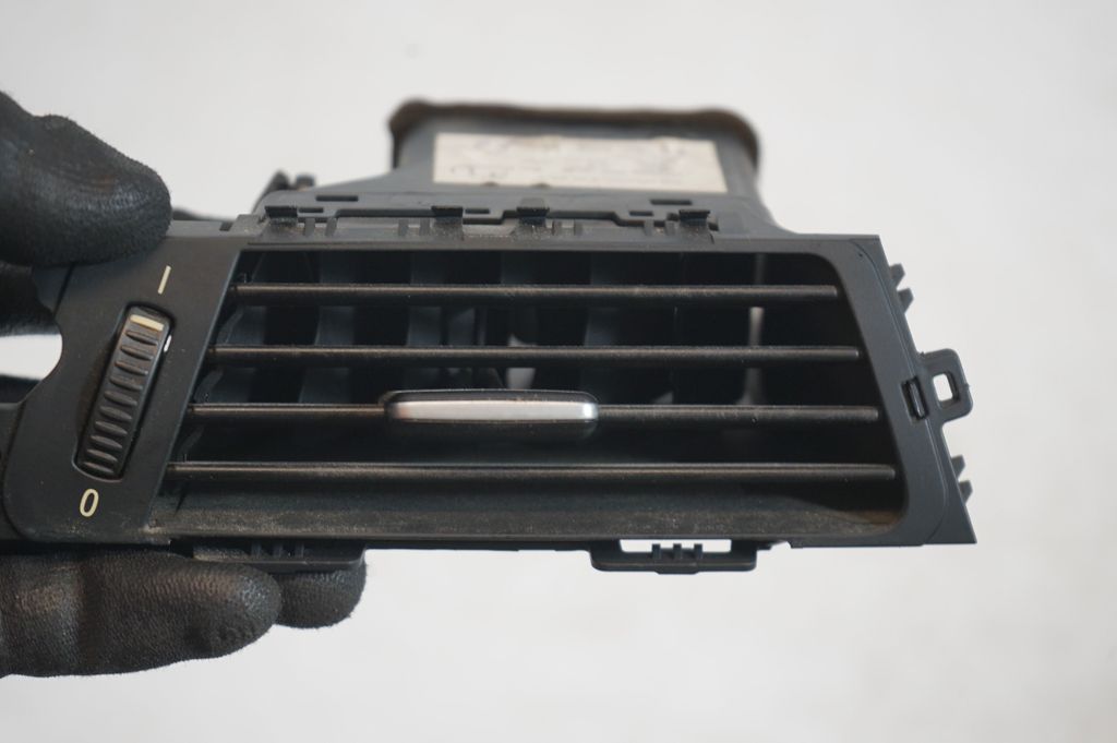 Dashboard side air vent grill/cover trim (7)