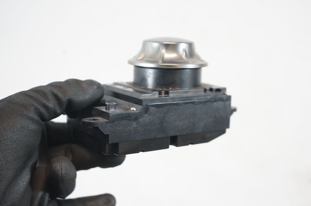 Multifunctional control switch/knob (6)