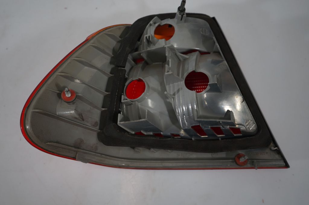 Rear/tail lights (9)