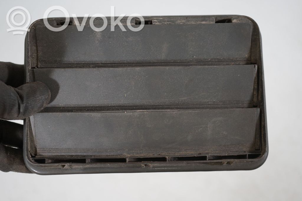 Quarter panel pressure vent (9)