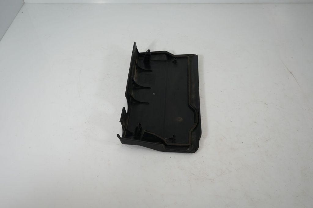 Engine cover (trim) (5)