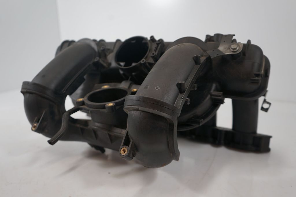 Intake manifold (7)