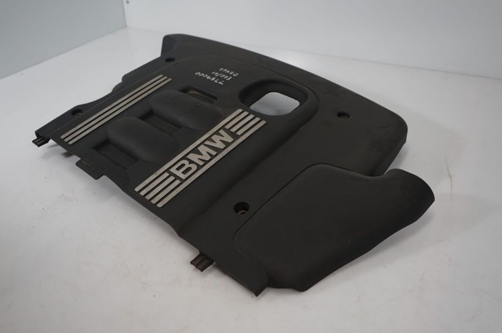 Engine cover (trim) (7)