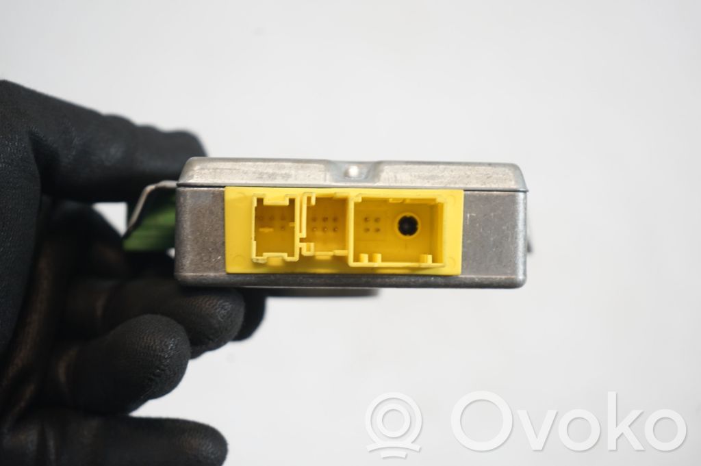 Airbag control unit/module (8)