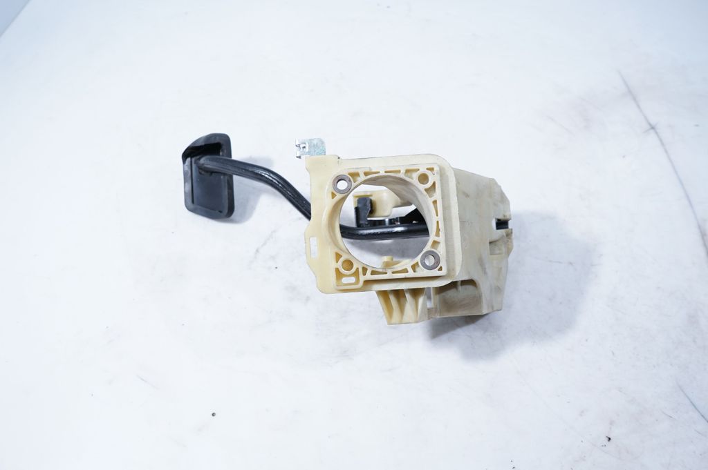 Brake pedal (6)