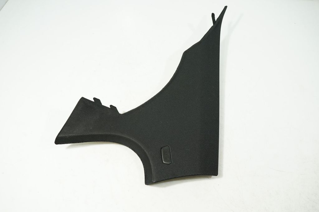 (B) pillar trim (bottom) (9)