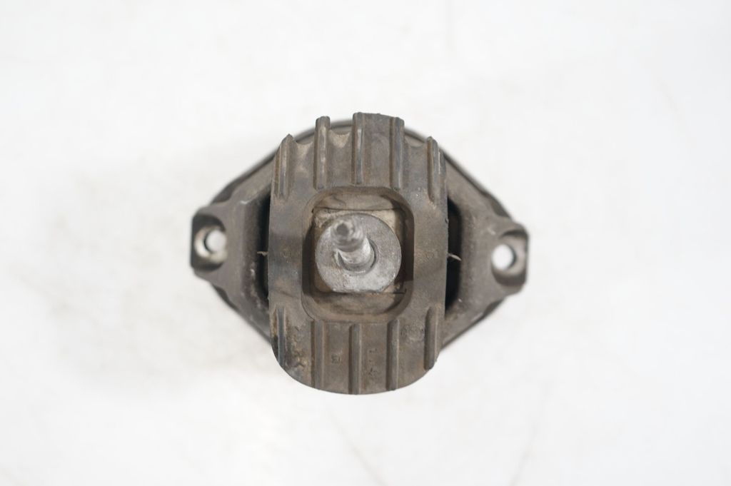 Engine mount bracket (7)