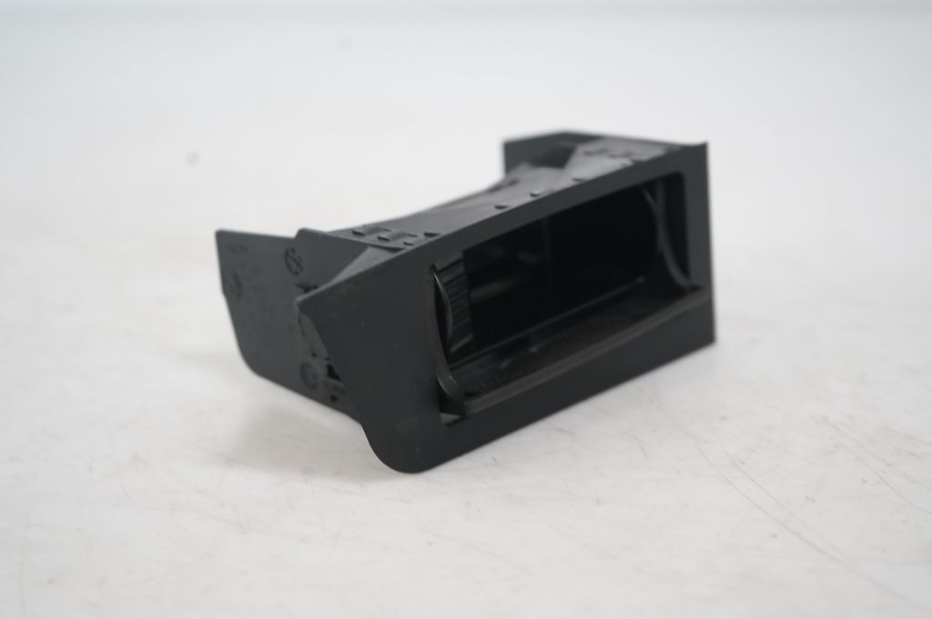 Rear door ashtray (6)