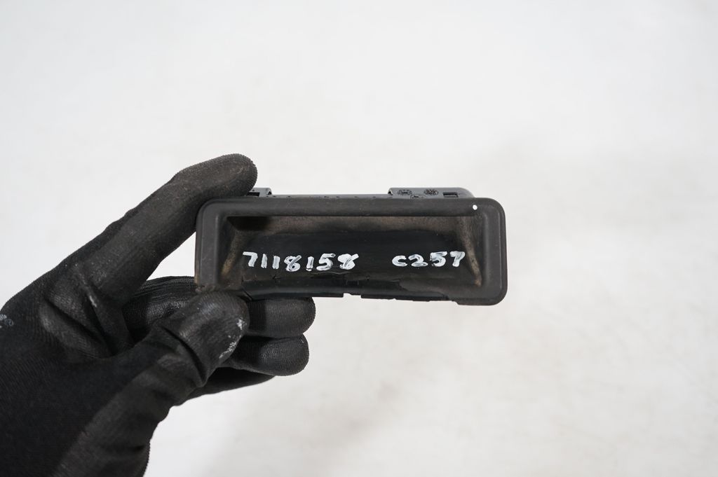 Tailgate/trunk/boot exterior handle (8)