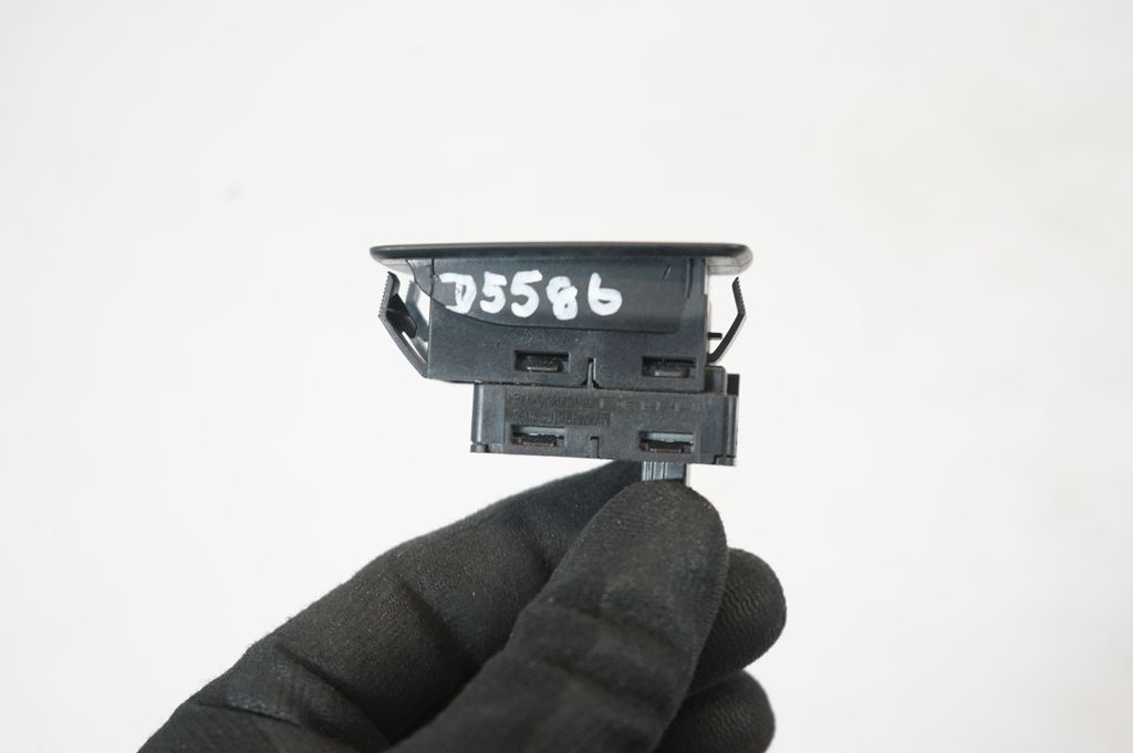 Electric window control switch (8)