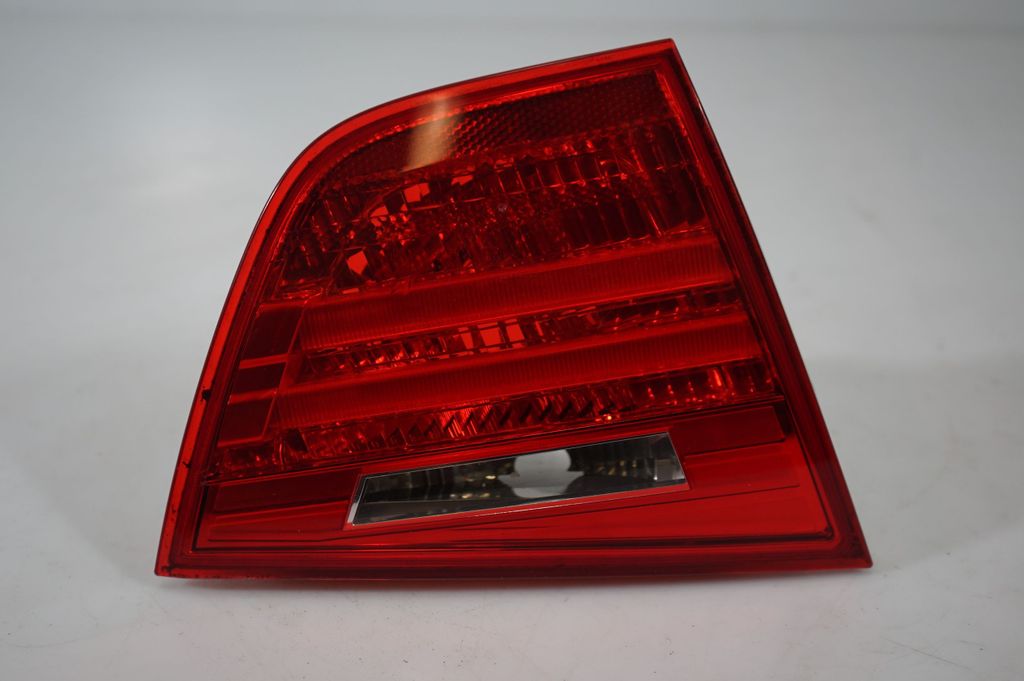 Tailgate rear/tail lights (6)