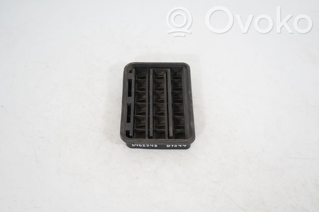 Quarter panel pressure vent (2)