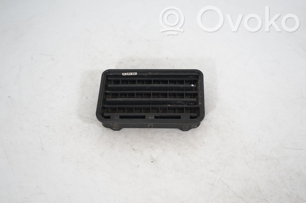 Quarter panel pressure vent (3)