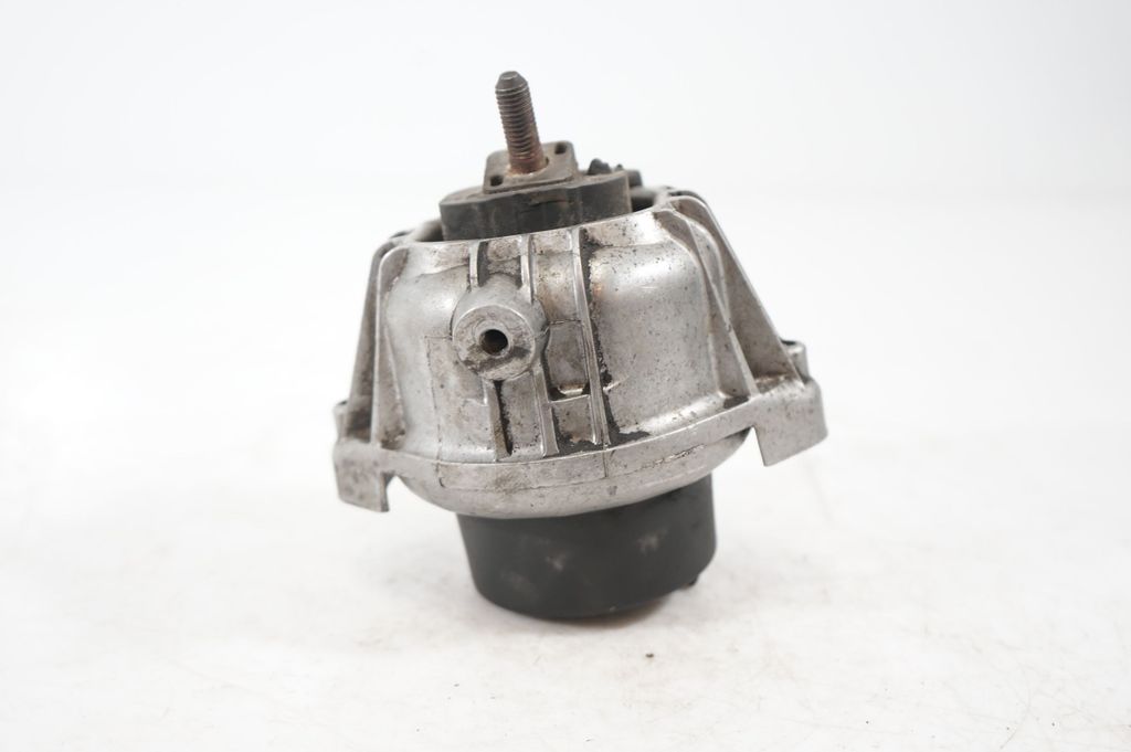 Engine mount bracket (5)