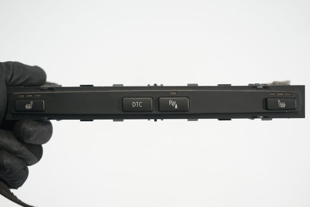 Seat heating switch (6)