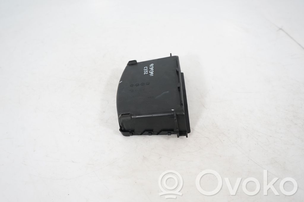 Glove box central console (4)