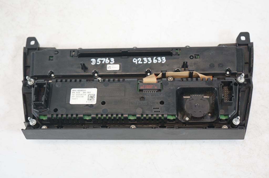 Climate control unit (8)